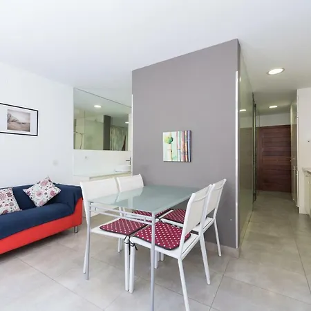Flatguest Glass - Beach + Tv + Wifi Apartment