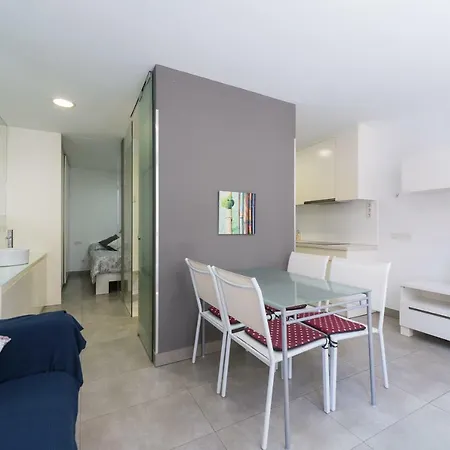 Flatguest Glass - Beach + Tv + Wifi Apartment